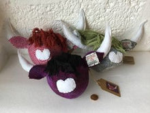 Load image into Gallery viewer, Purple Bobbins Medium Tweed Coo